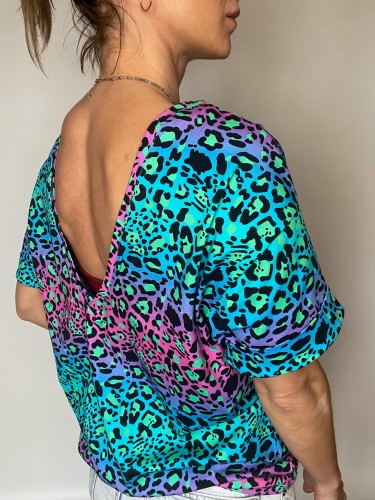 DAMSKA KOSZULKA V-BACK CĘTKI