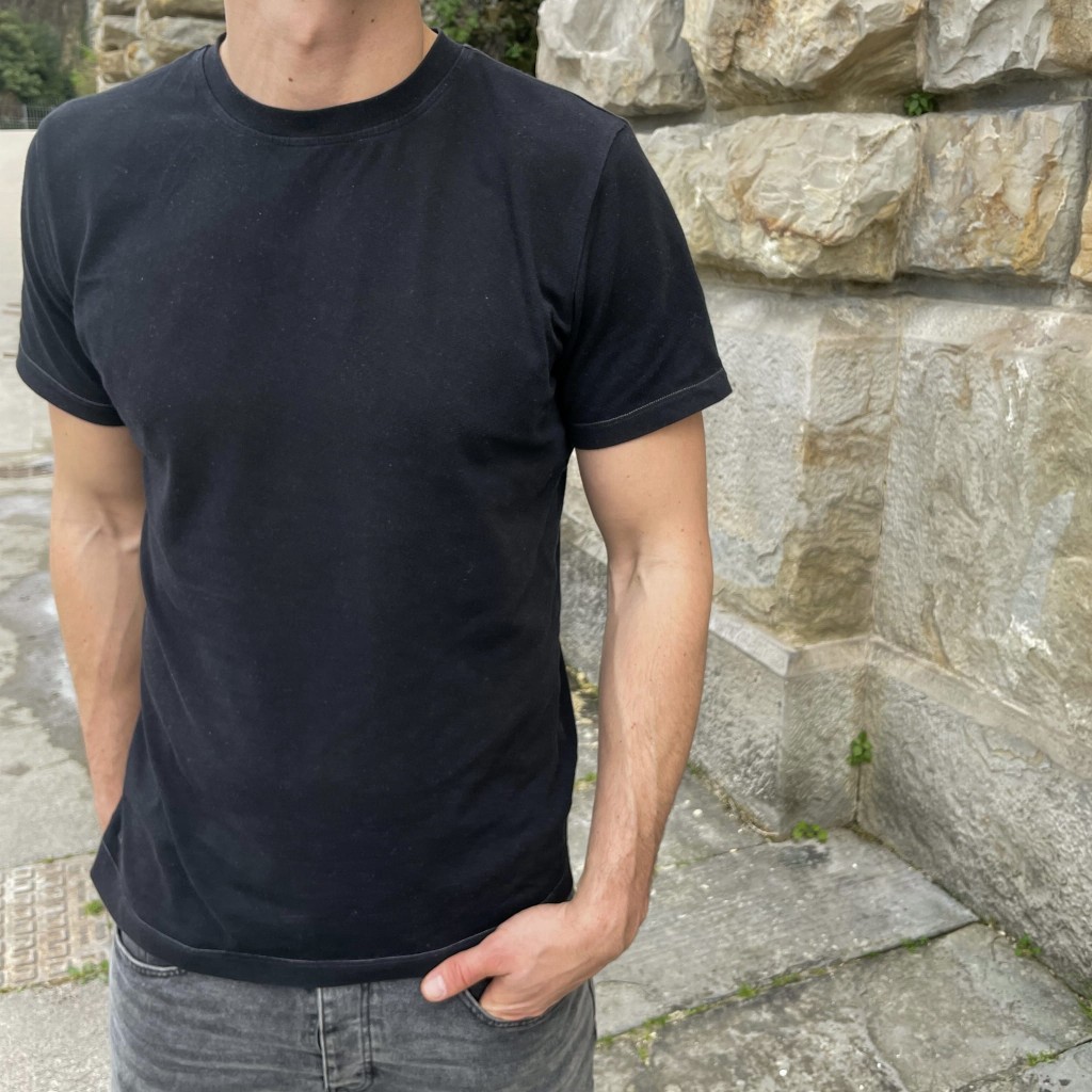 MĘSKA KOSZULKA CZARNA