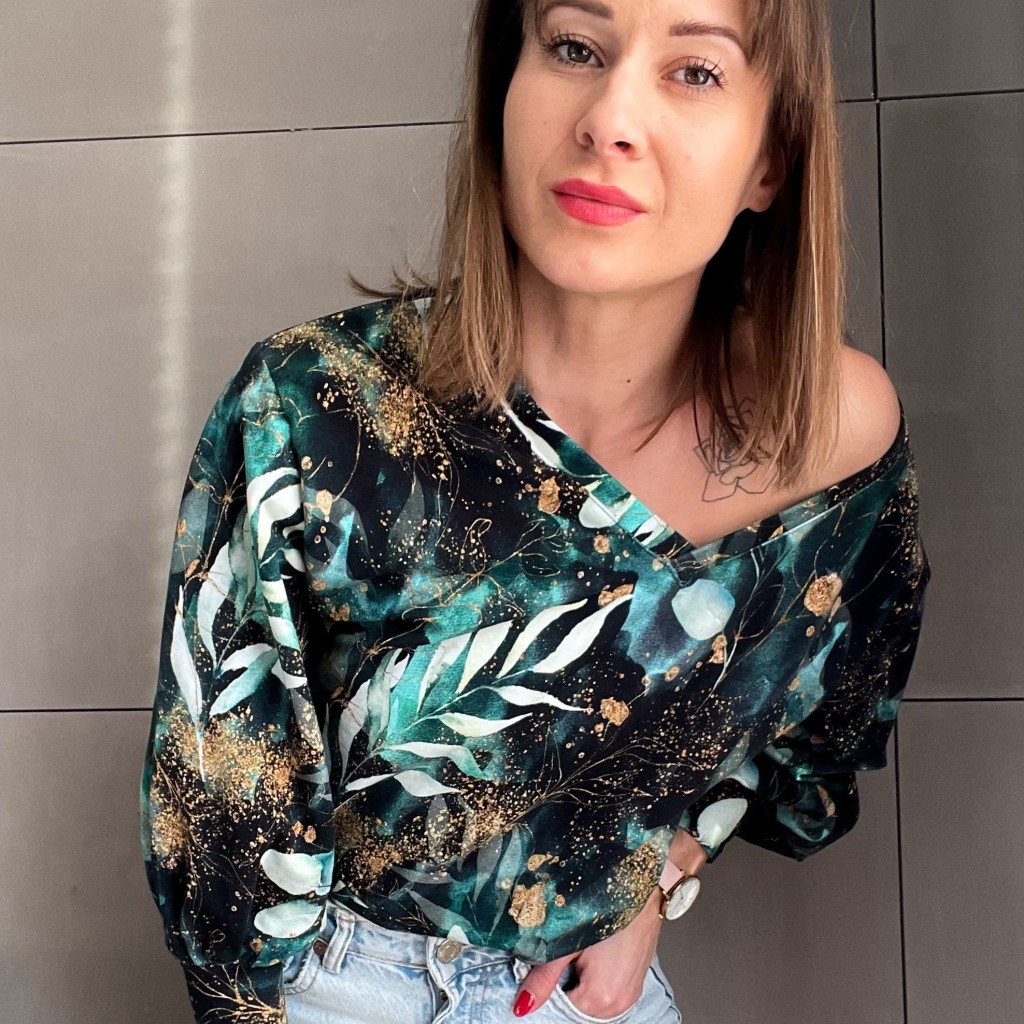 Damska bluza V -neck GWIEZDNY PYŁ