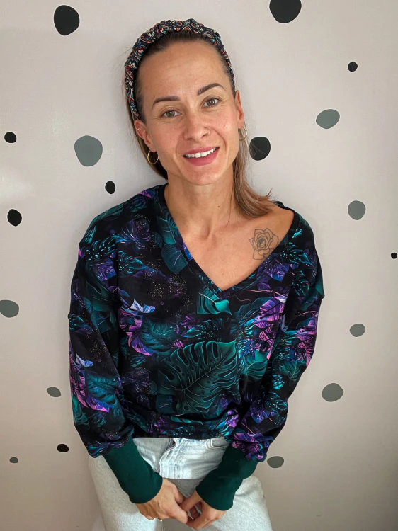 Bluza v-neck FIOLETOWA DŻUNGLA
