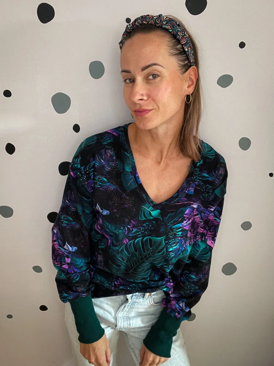 Bluza v-neck FIOLETOWA DŻUNGLA