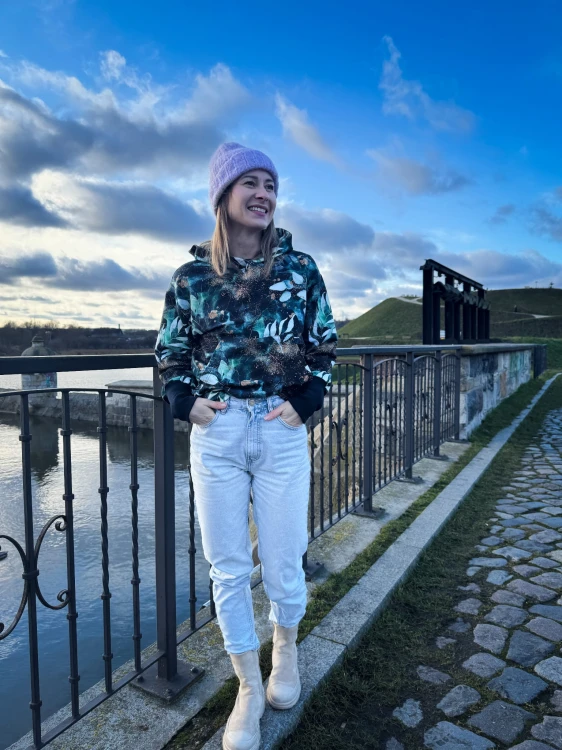 Bluza z kapturem GWIEZDNY PYŁ