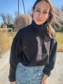 Damska bluza ze stójką czarna