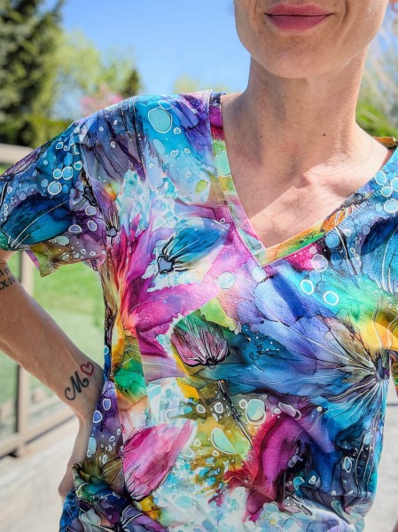 Damska koszulka V - neck LUNA