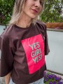 Damski czekoladowy t-shirt YES, GIRL YES!