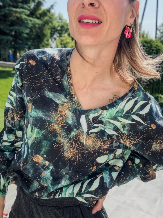 Damska bluza V -neck GWIEZDNY PYŁ