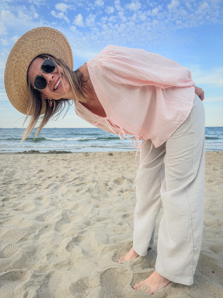 Muślinowa koszula z troczkami PUDROWY RÓŻ