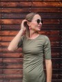 Minimalistyczna sukienka t-shirt z rozcięciem KHAKI