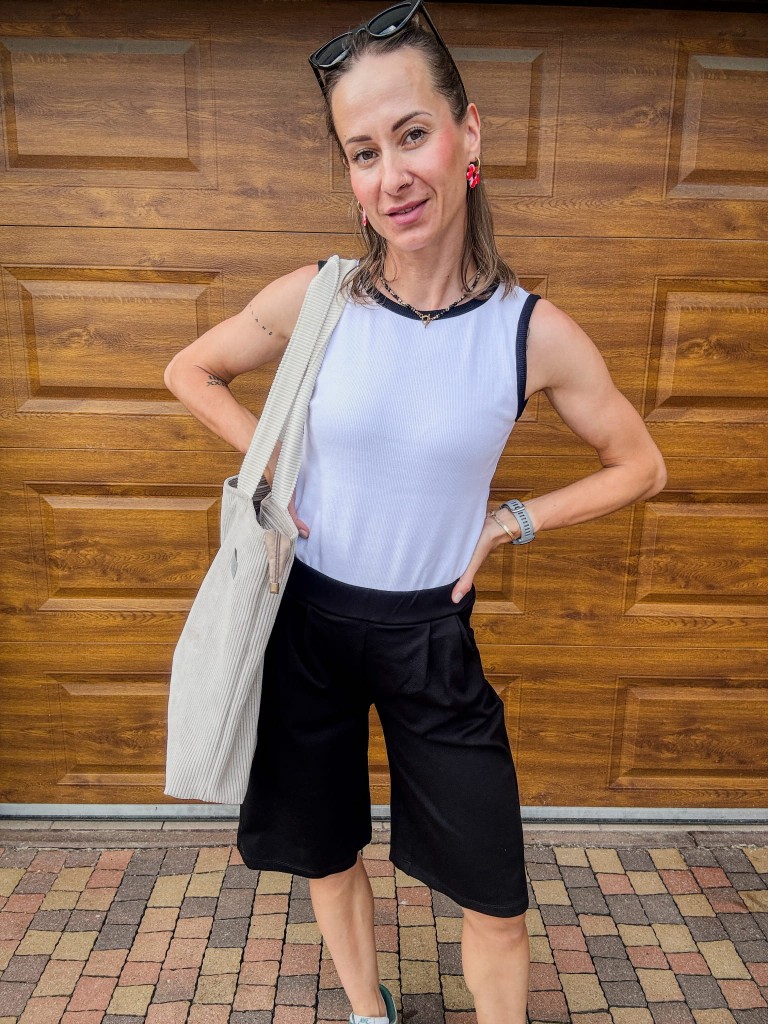 Bermudy ELEGANT czarne