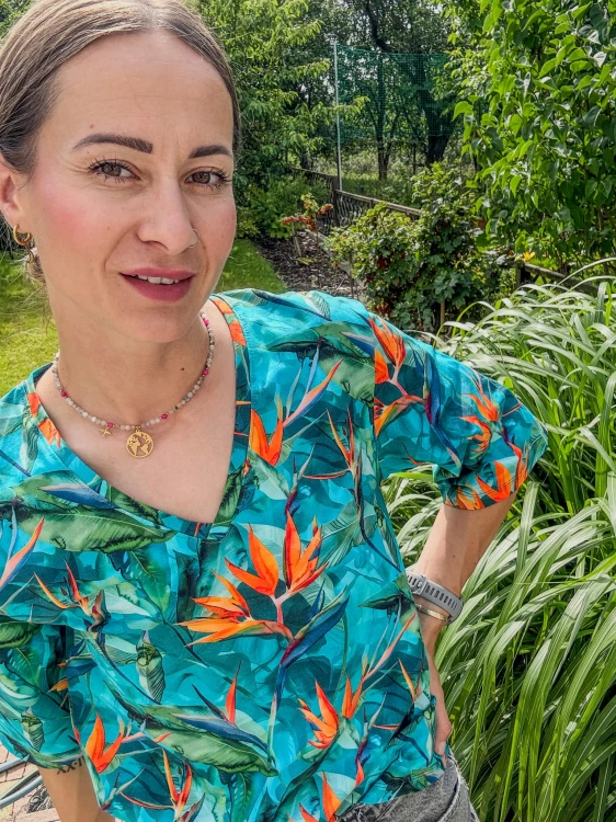 Damska koszulka v-neck STRELICJA TURKUS
