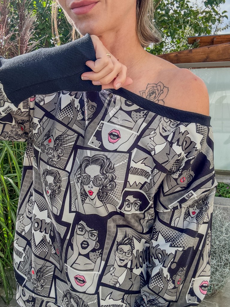 Bluza OFF SHOULDER komiks