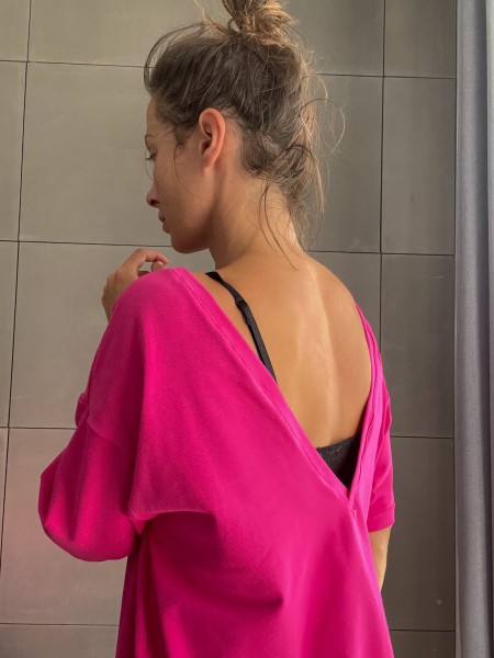Damska koszulka V - back FUKSJA