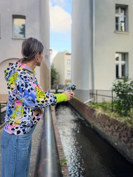 Damska rozpinana bluza z kapturem FIOLETOWA DŻUNGLA