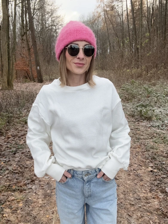 sweter handmade smietankowy bez akrylu polska marka