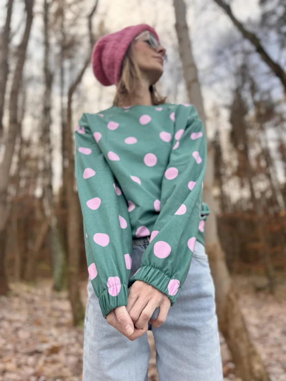 Bufiasty rękaw z gumką — wykończenie bluzy Mrs. Thin