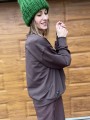 Bluza damska brązowa — widok z boku