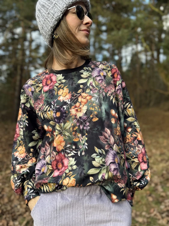 Bufiasty rękaw bluzy damskiej — detal wykończenia