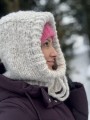 Beżowa balaclava damska premium — widok z boku