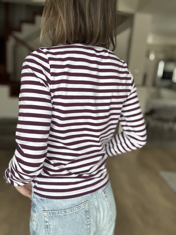 dopasowany longsleeve damski w paski pionowe widok tyłu