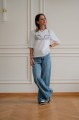 Biała koszulka slow fashion z subtelnym nadrukiem