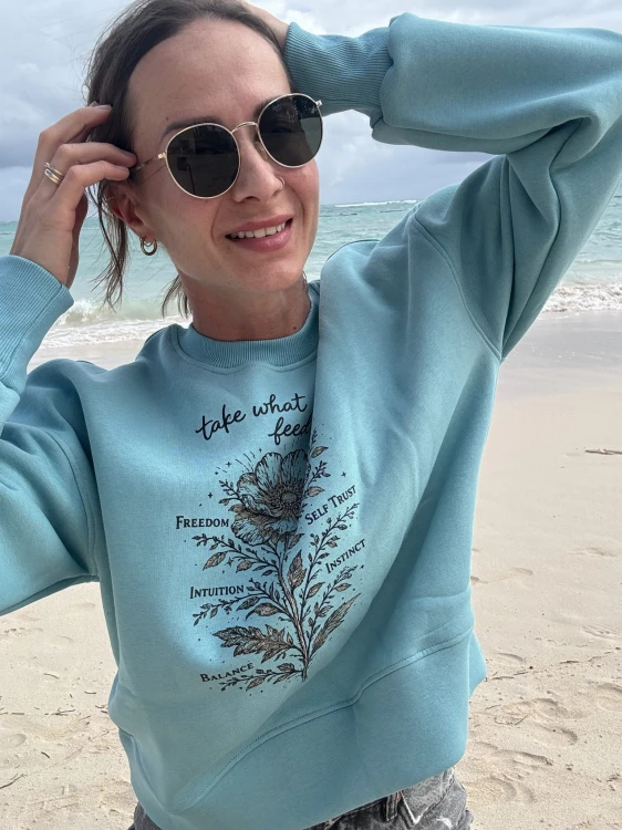 Bluza oversize brudny błękit Take What Feeds You Mrs. Thin