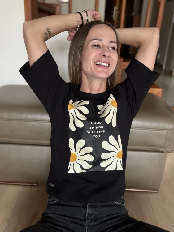 czarna koszulka damska stokrotki oversize Mrs Thin