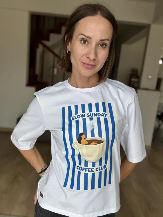 biała koszulka streetwear damska minimalistyczny print
