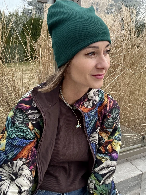 czapka damska casual zielona z napisem make yourself a priority