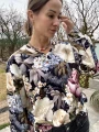 Bluza damska handmade w kwiaty angielskie – bufiaste rękawy, v-neck, styl romantyczny