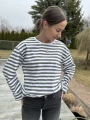 Bluza damska w pasy biało-oliwkowe – casualowy, luźny fason