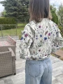 bluza damska handmade biała w kwiaty łąka