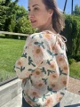 Luźna bluzka damska w łososiowe kwiaty
