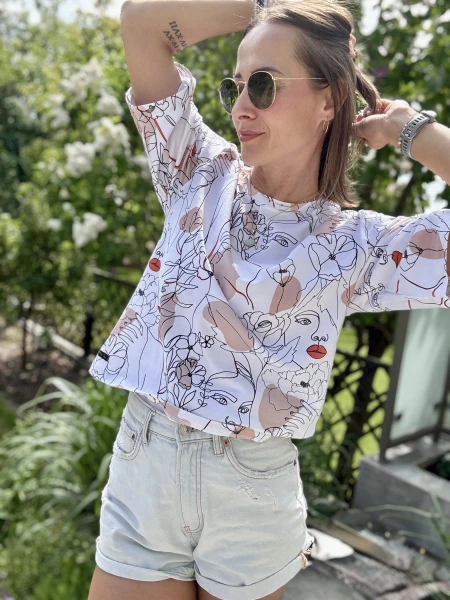 Damski biały  t-shirt COMFY usta