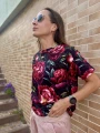 Czarna koszulka damska w burgundowe piwonie