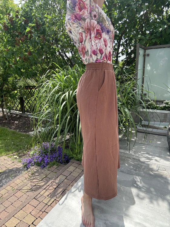 Spódnico-spodnie slow fashion marki Mrs. Thin