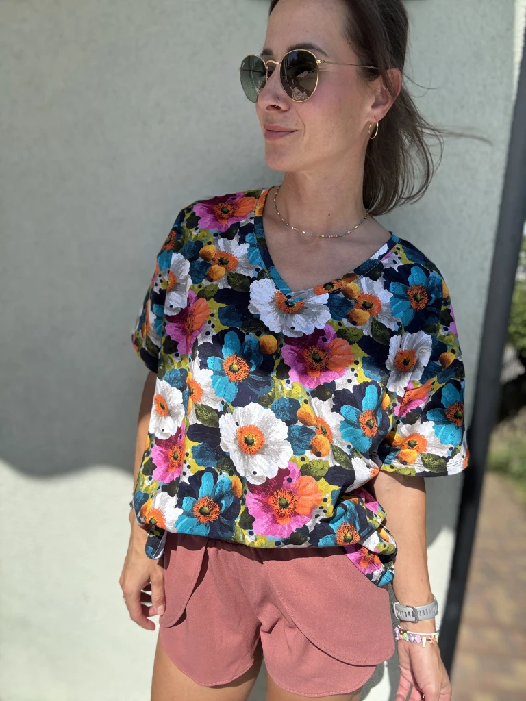 Damska koszulka V - neck Powiew wiosny