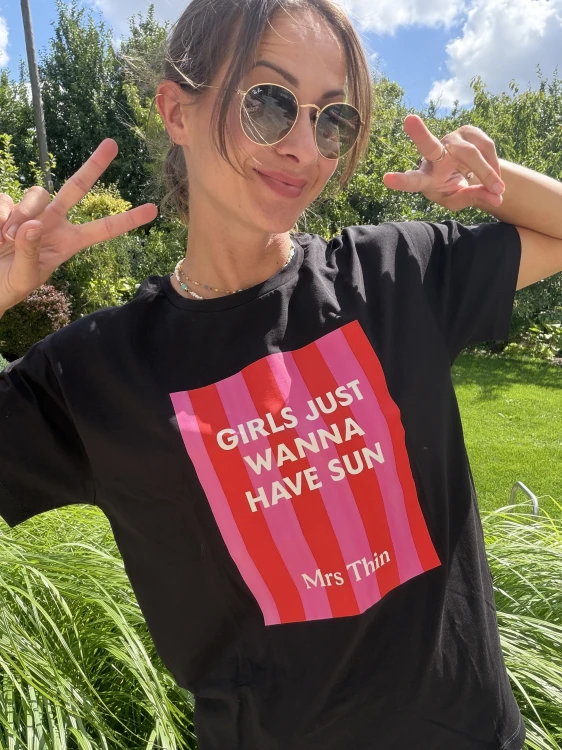 Koszulka oversize damska z nadrukiem Girls just wanna have sun Mrs. Thin