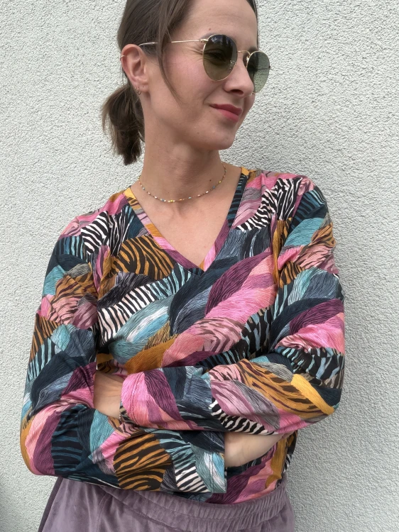 Kolorowa bluzka damska longsleeve z abstrakcyjnym printem Zebra