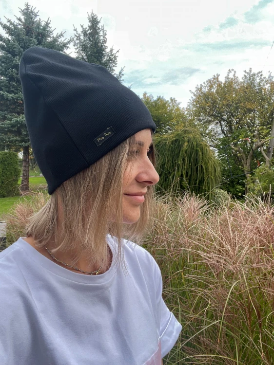 Damska czapka beanie czarna