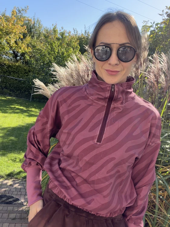 Autorska jagodowa bluza damska w zebrę Mrs Thin